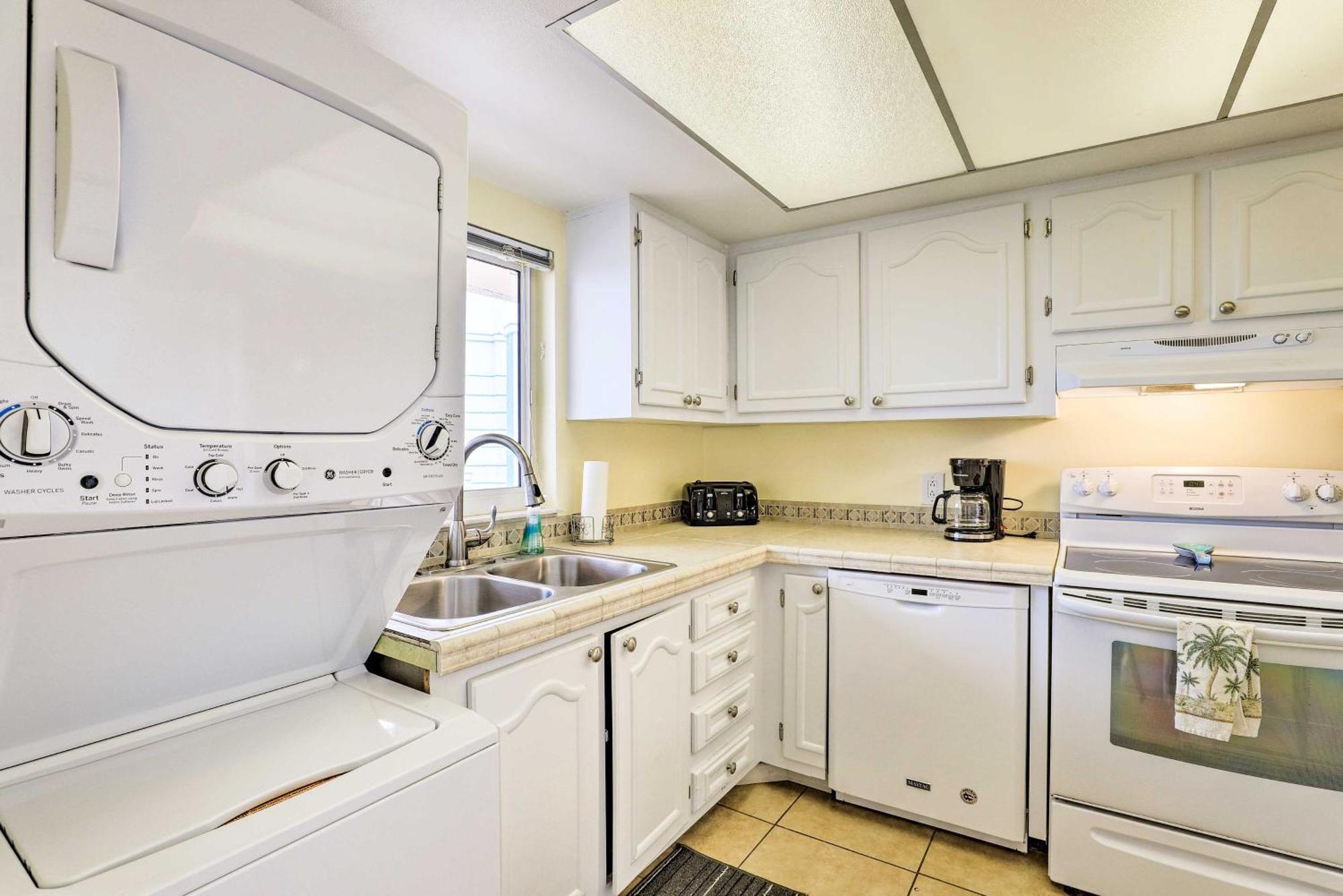 Oceanfront Cocoa Beach Condo With View Walk To Pier Eksteriør billede